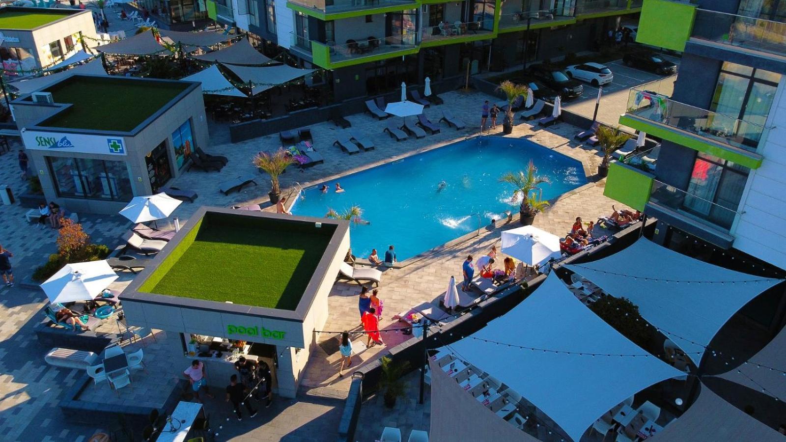 Evelyn'S Apartment Spa&Pool Beach Resort Mamaia Exterior photo