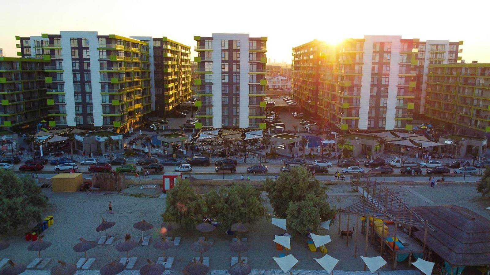 Evelyn'S Apartment Spa&Pool Beach Resort Mamaia Exterior photo