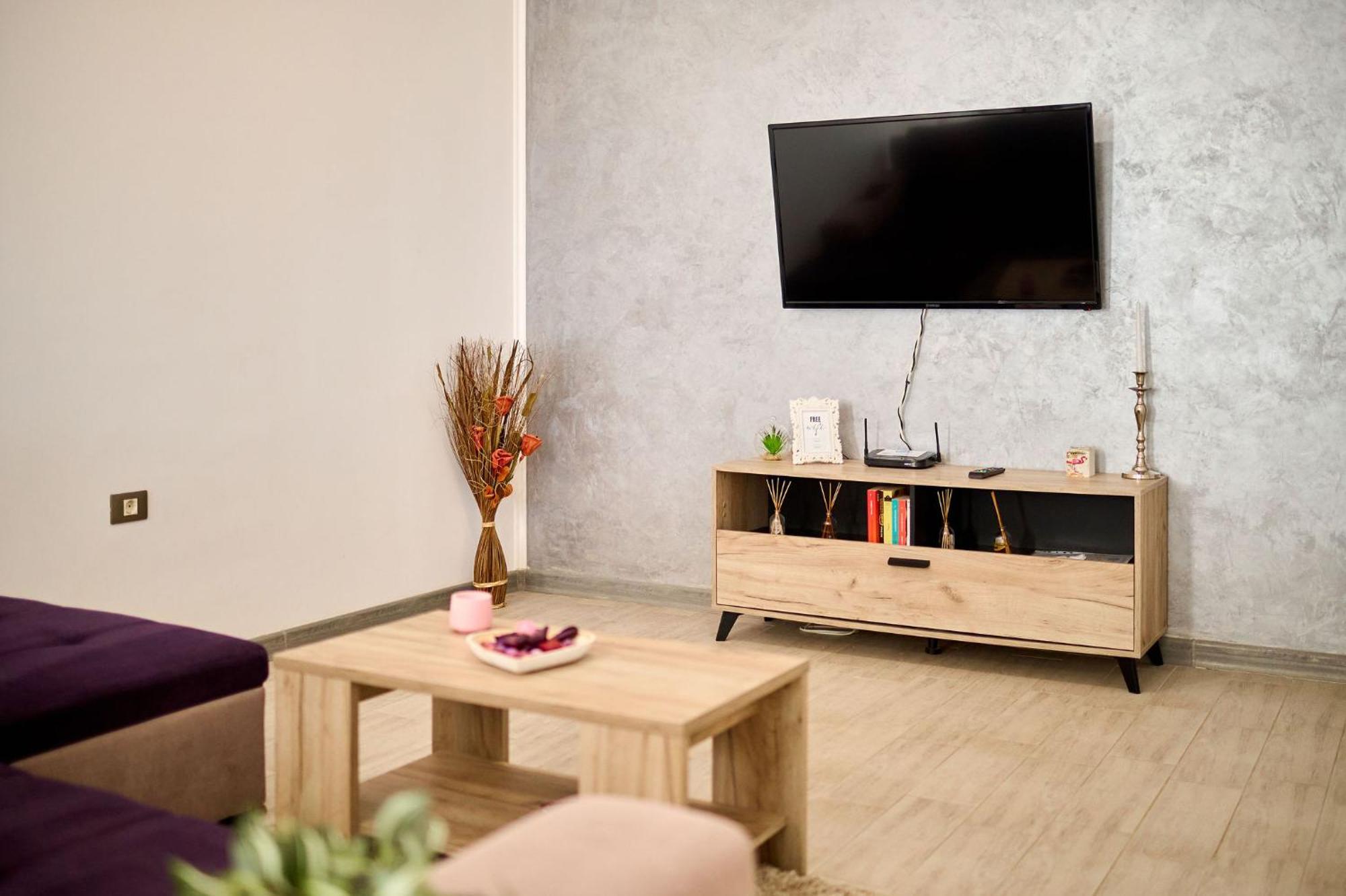 Evelyn'S Apartment Spa&Pool Beach Resort Mamaia Exterior photo