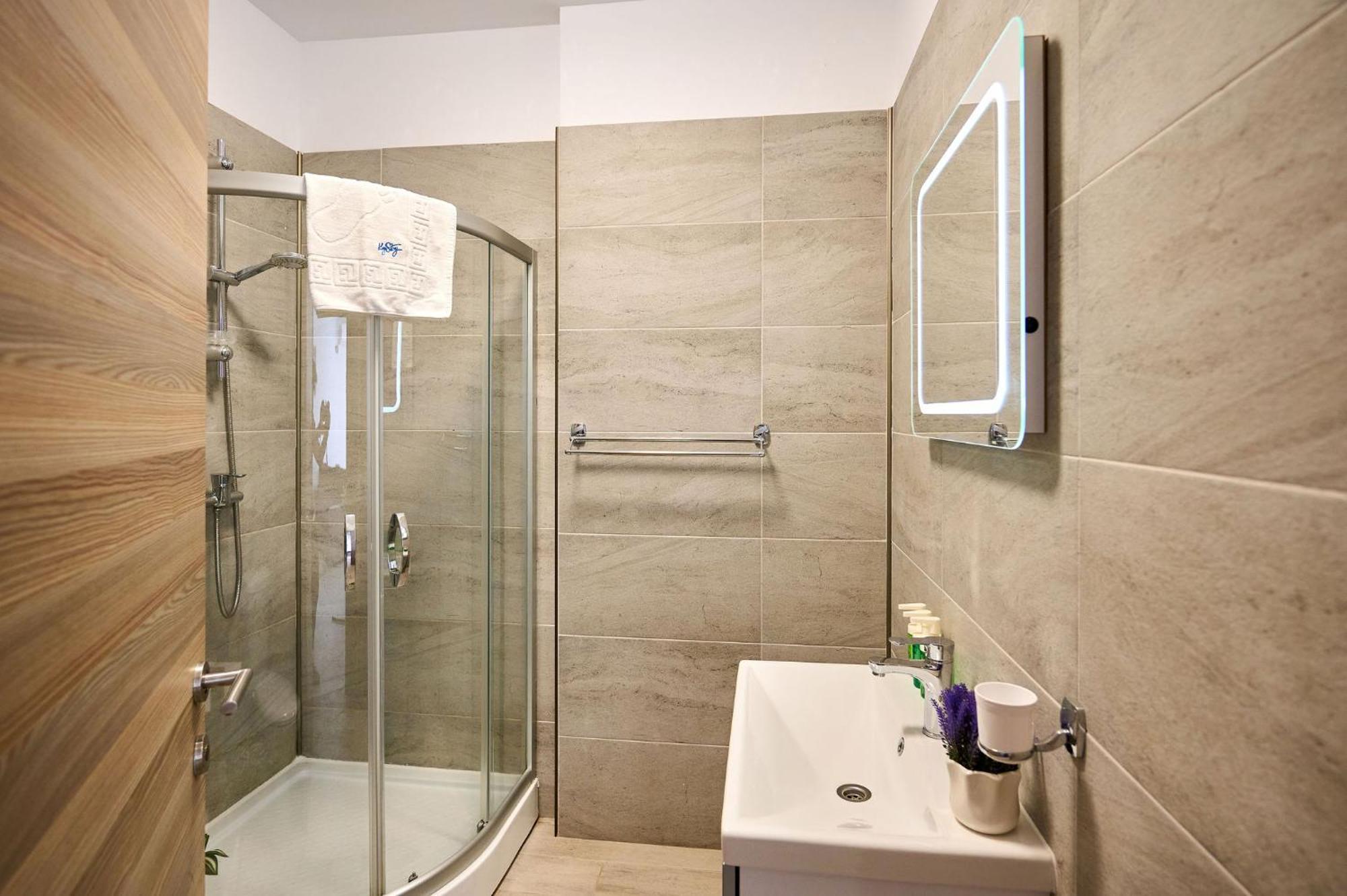 Evelyn'S Apartment Spa&Pool Beach Resort Mamaia Exterior photo