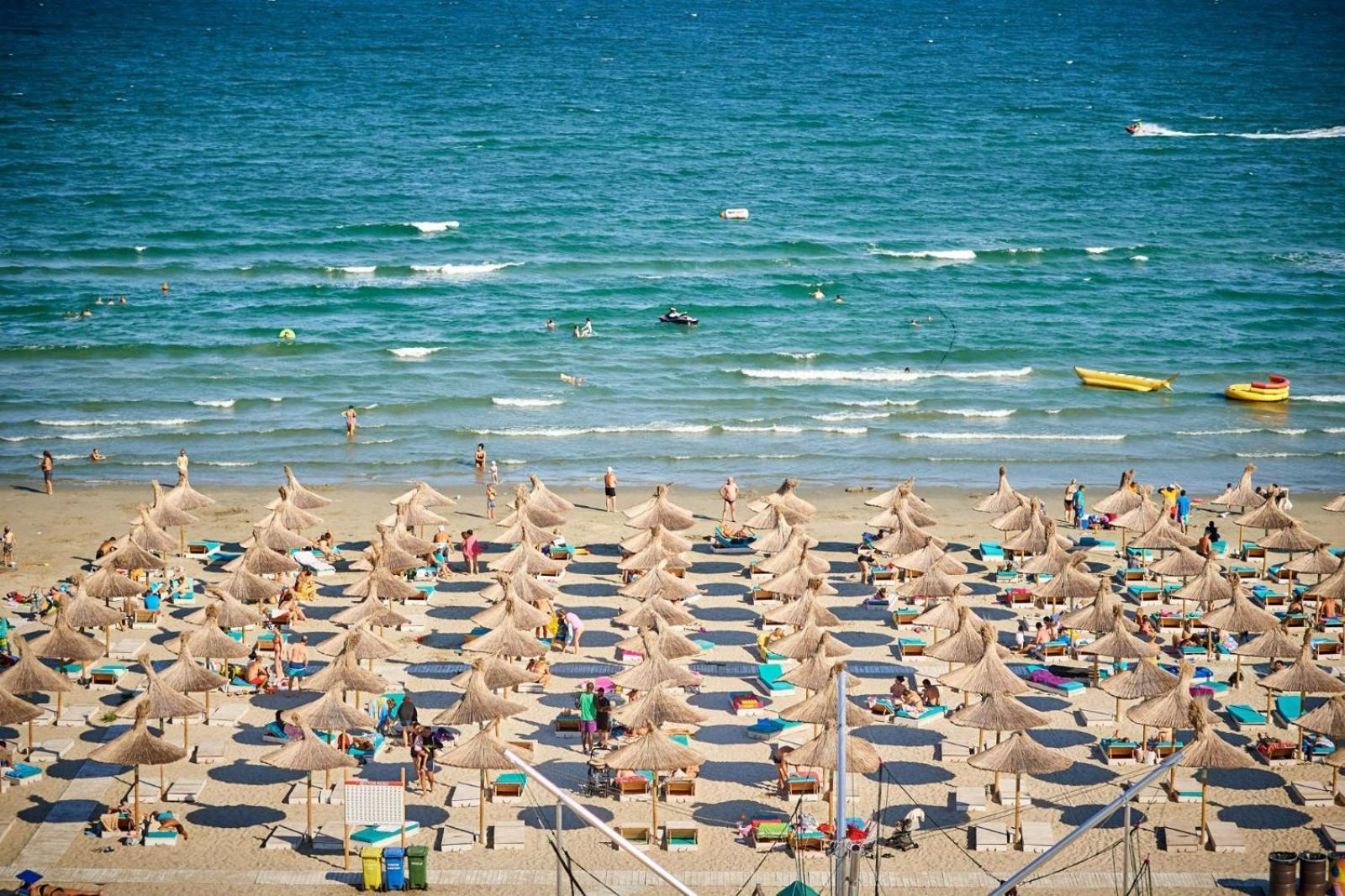 Evelyn'S Apartment Spa&Pool Beach Resort Mamaia Exterior photo
